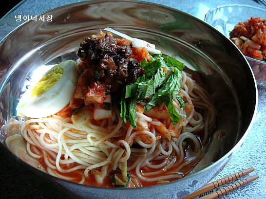 별다른 재료가 필요없는 시원한 김치말이국수