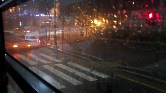 비오는 날 버스안에서...