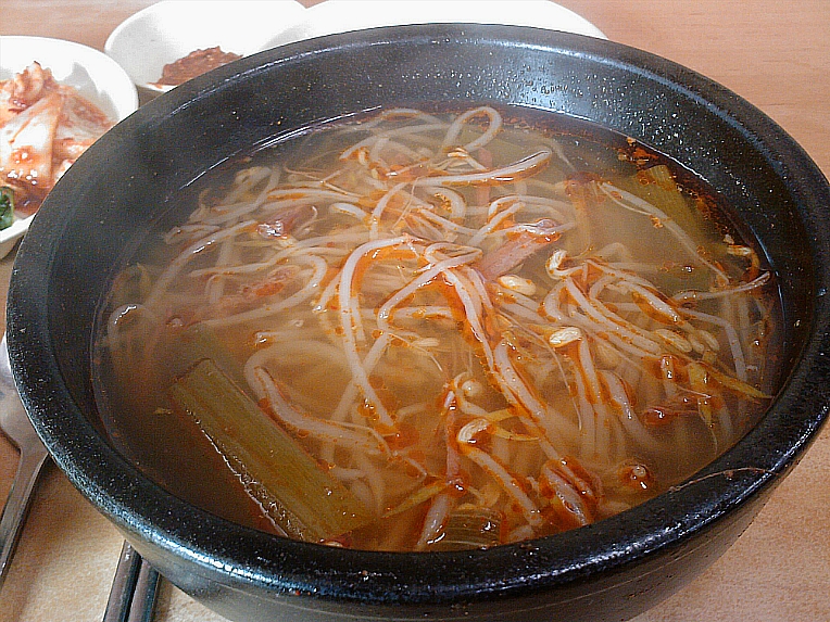 깔끔하고 개운한 맛의 육개장  태화 육개장 ......