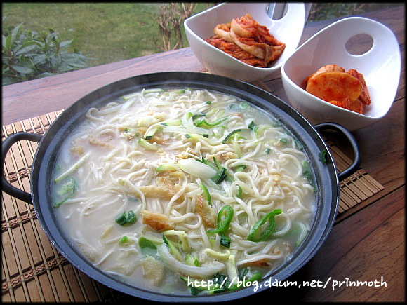 사골칼국수 이미지