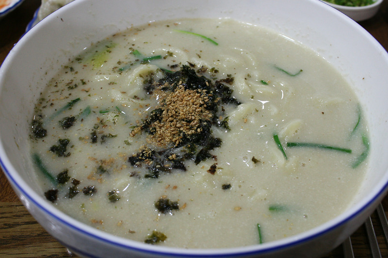시골들깨칼국수 이미지
