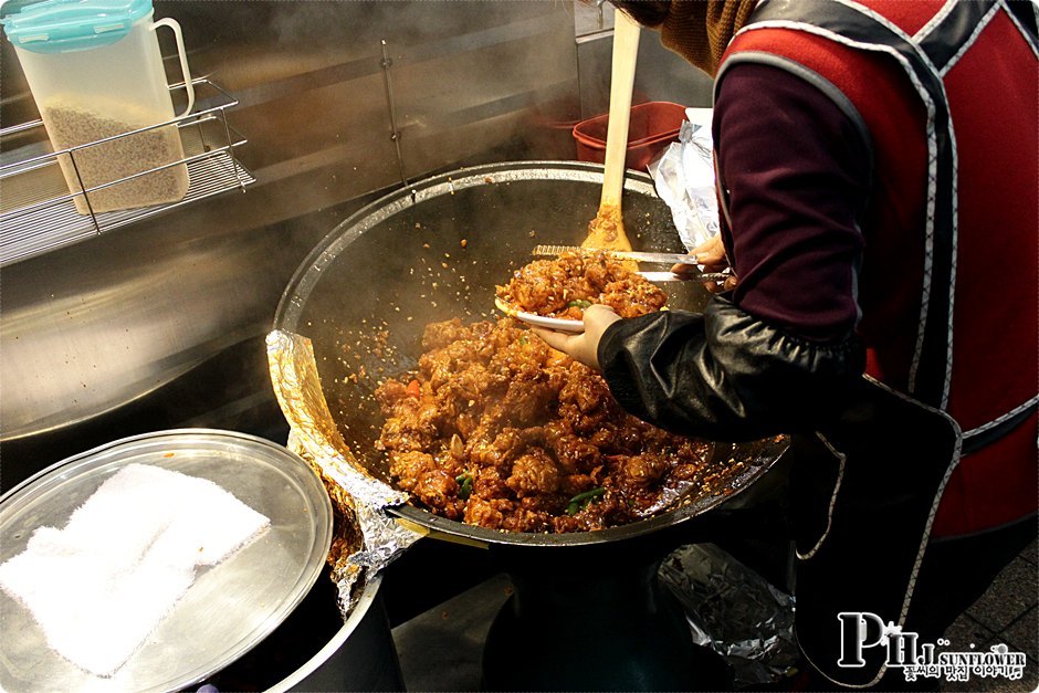 인천맛집-줄서지 않으면 맛을 못보는 유명한 닭강정집에 가보니-신포 닭강정