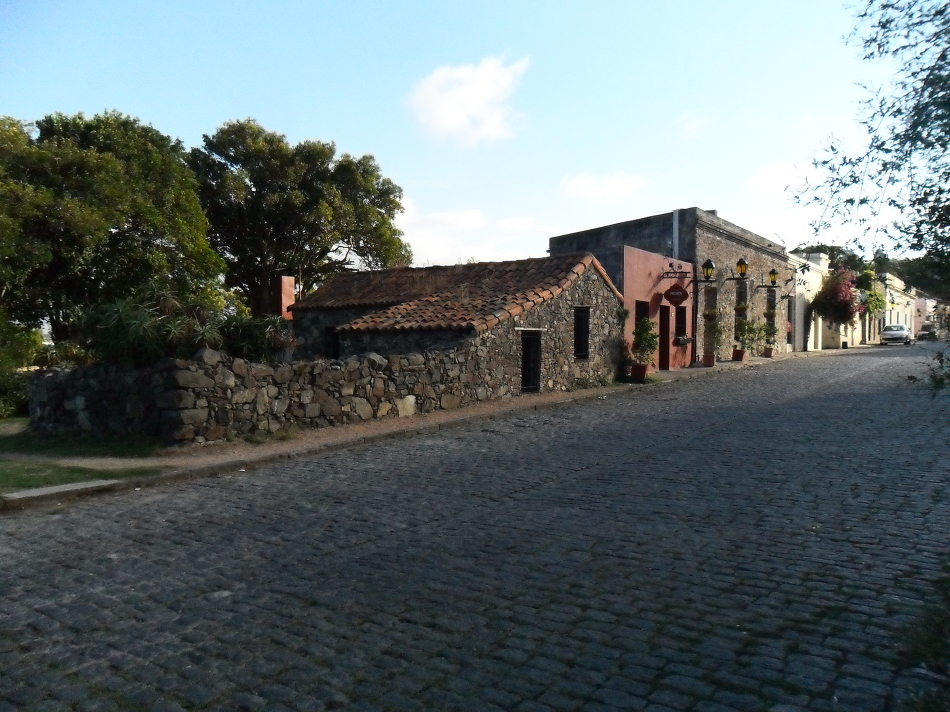 우루과이 몬테비데오, 콜로니아 