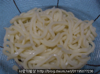 굶지말고 볶으세요! 초스피드로 폼나는 볶음우동 만드는법>_