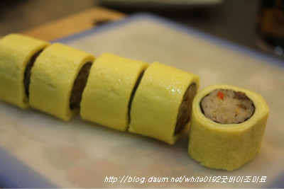 냉동실 찬밥만 있음..<15분도 안 갈리는 계란말이 김밥 >