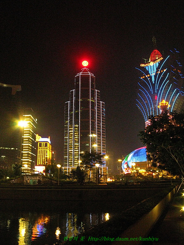 마카오의 야경-한강의 꽃