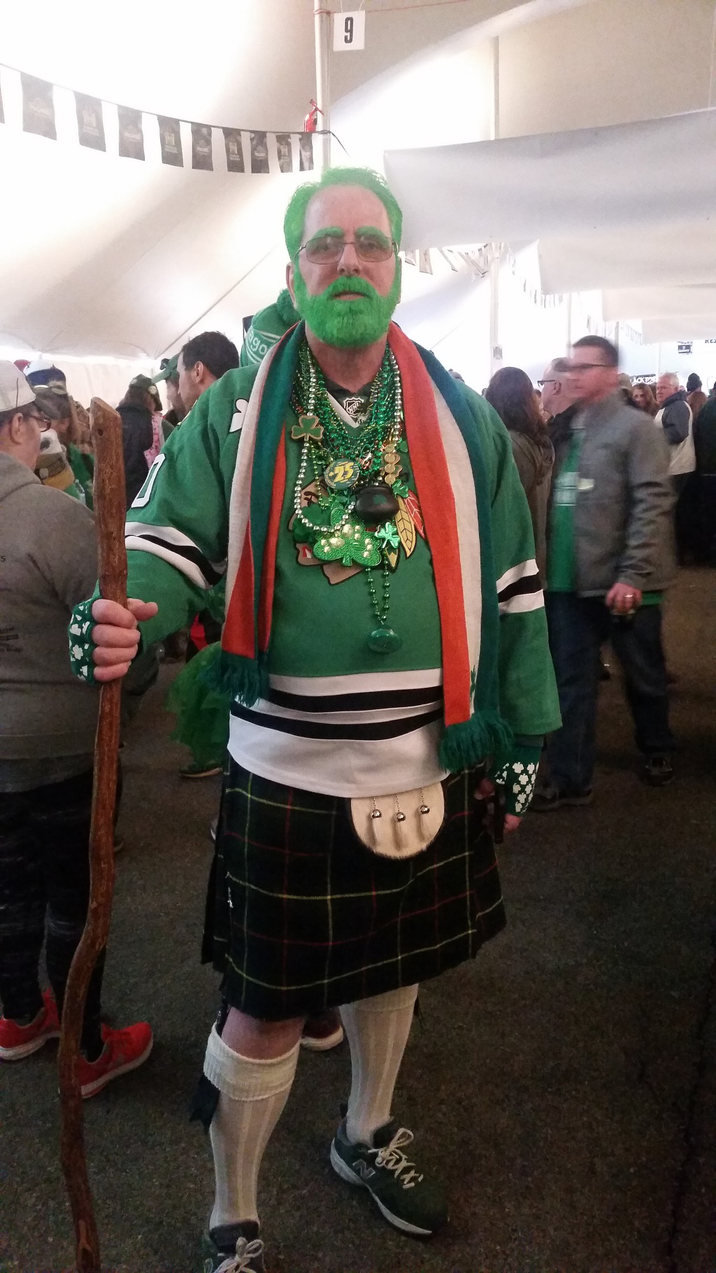 자원봉사한 덕분에 지인들도 만나고 아이리쉬 축제를 즐기다