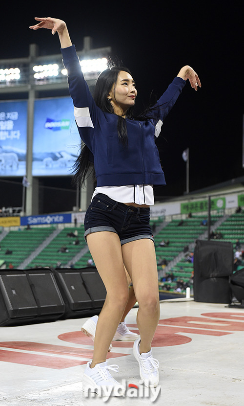 두산 치어리더 이나경